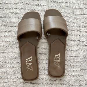 Zara flat leather padded sandals in color “mink grey” size 8.